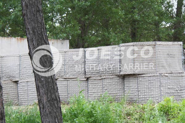 army bastion_defensive barriers crossword clue_JOESCO
